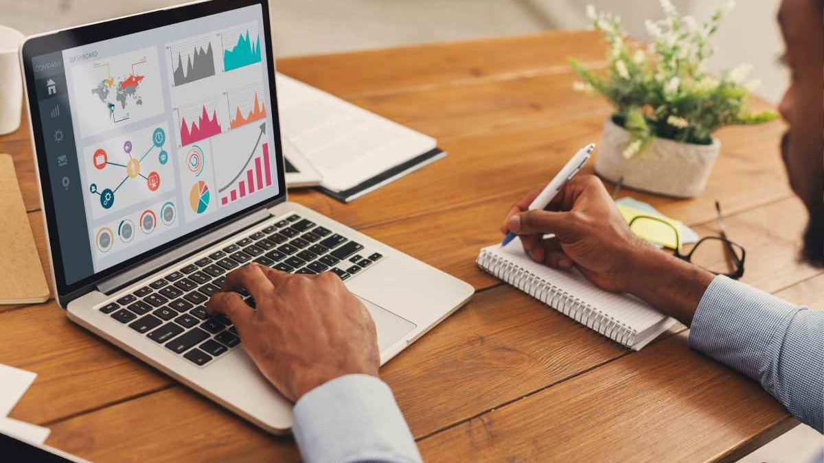 Navigating Multifaceted Campaigns: Strategies of Successful Full-Service Agencies